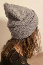 Lade das Bild in den Galerie-Viewer, Mütze