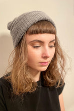 Lade das Bild in den Galerie-Viewer, Mütze