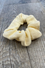 Lade das Bild in den Galerie-Viewer, Scrunchie - Haargummi