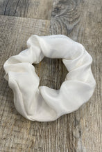 Lade das Bild in den Galerie-Viewer, Scrunchie - Haargummi