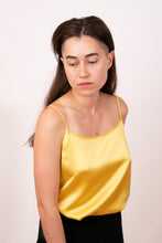 Lade das Bild in den Galerie-Viewer, Seidentop