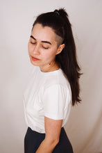 Lade das Bild in den Galerie-Viewer, T-Shirt
