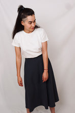 Lade das Bild in den Galerie-Viewer, T-Shirt
