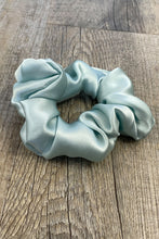 Lade das Bild in den Galerie-Viewer, Scrunchie - Haargummi
